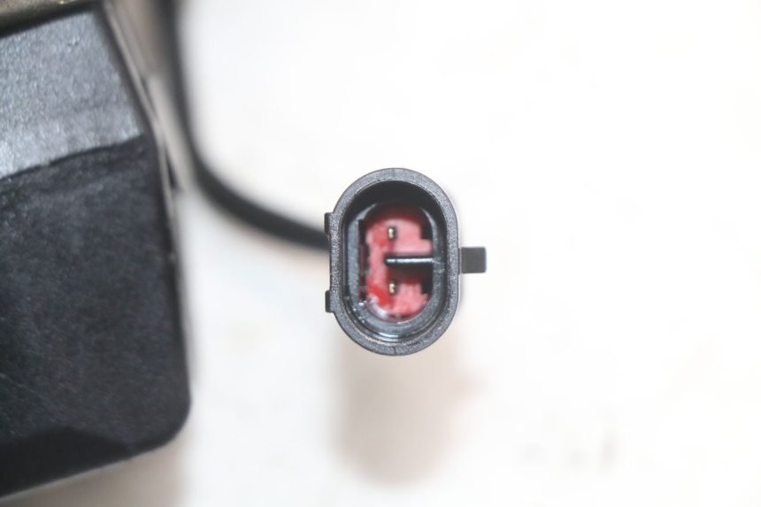 photo de PINZA FRENO ROLL LOCK PIAGGIO MP3 HPE 350 (2018 - 2020) - Stato della superficie e materiale