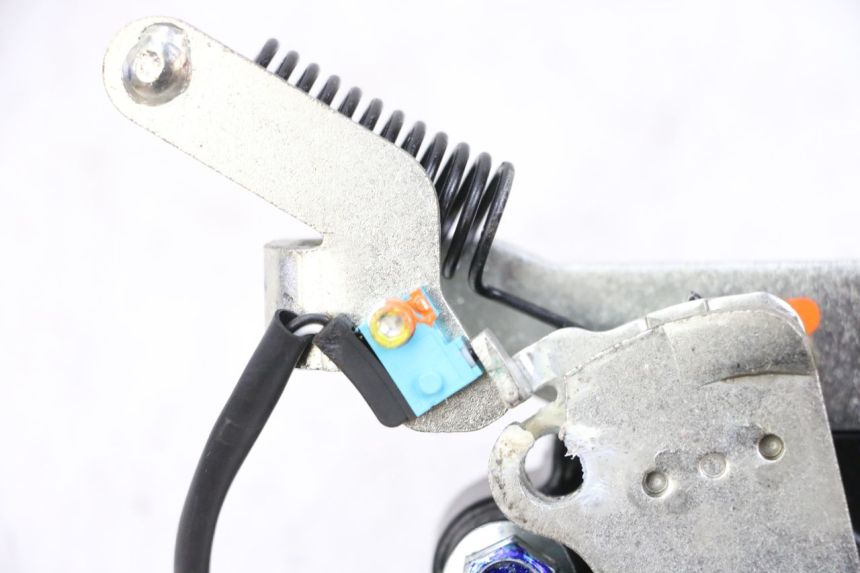 photo de PINZA FRENO ROLL LOCK PIAGGIO MP3 HPE 300 (2019 - 2026) - Marcature e riferimenti originali