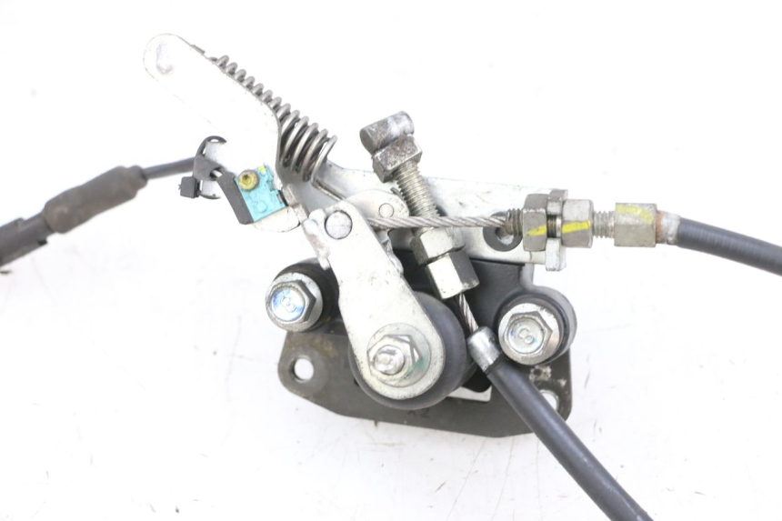 photo de PINZA FRENO ROLL LOCK PIAGGIO MP3 125 (2006 - 2014) - Dettagli dei punti di fissaggio