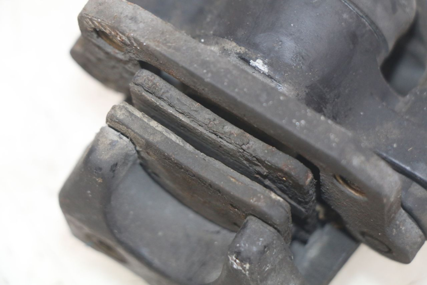 photo de PATTINO DI PARCHEGGIO GILERA GP 800 (2007 - 2013) - Zoom sullo stato d'uso