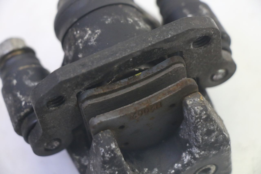 photo de PATTINO DI PARCHEGGIO PIAGGIO MP3 LT 400 (2007 - 2012) - Dettagli dei punti di fissaggio