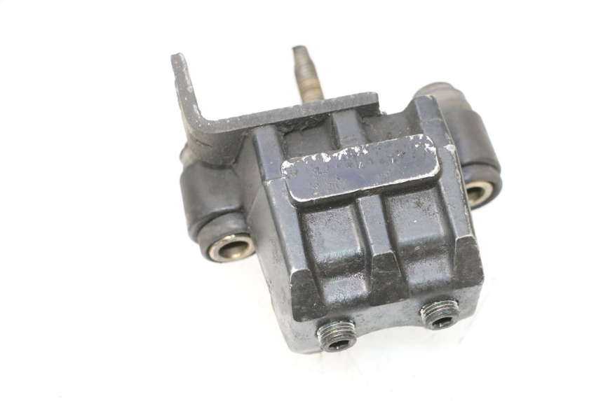 photo de PARKING DELLA PINZA PIAGGIO MP3 RL 250 (2006 - 2010) - Stato della superficie e materiale