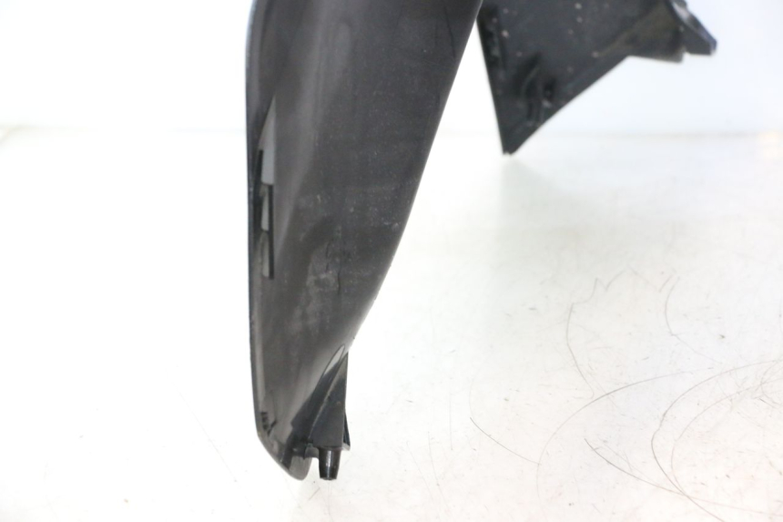 photo de SCUDO CARENA ANTERIORE SUZUKI BURGMAN EXECUTIVE ABS 650 (2006 - 2012) - Zoom sullo stato d'uso