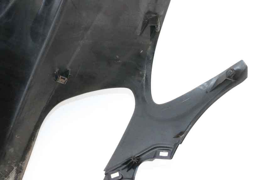 photo de SCUDO CARENA ANTERIORE SUZUKI BURGMAN EXECUTIVE ABS 650 (2006 - 2012) - Dettagli dei punti di fissaggio