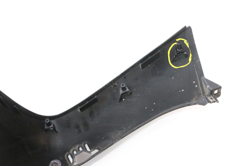 photo de SCUDO CARENA ANTERIORE SUZUKI BURGMAN EXECUTIVE ABS 650 (2006 - 2012) - Stato della superficie e materiale