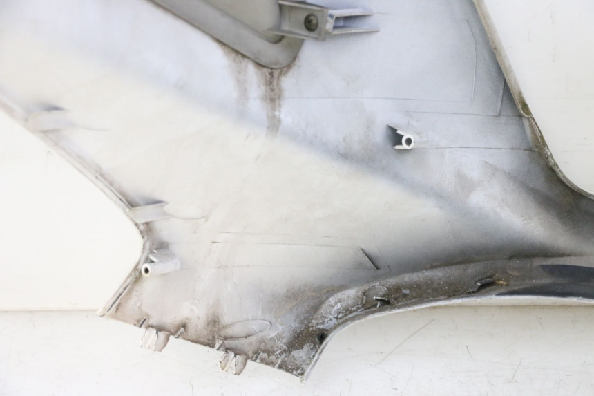 photo de FACCIATA ANTERIORE KYMCO DINK STREET 125 (2009 - 2014) - Dettagli dei punti di fissaggio