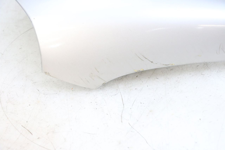 photo de SCUDO CARENA ANTERIORE PEUGEOT ELYSEO 125 (1999 - 2004) - Caratteristiche distintive