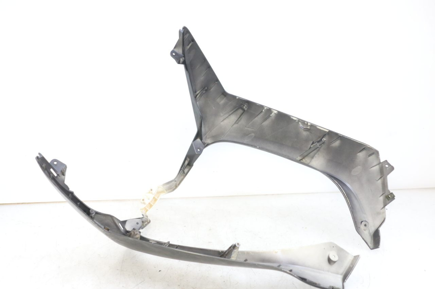 photo de SCUDO CARENA ANTERIORE JM MOTORS EVOLIS 4T 50 (2018 - 2022) - Dettagli dei punti di fissaggio