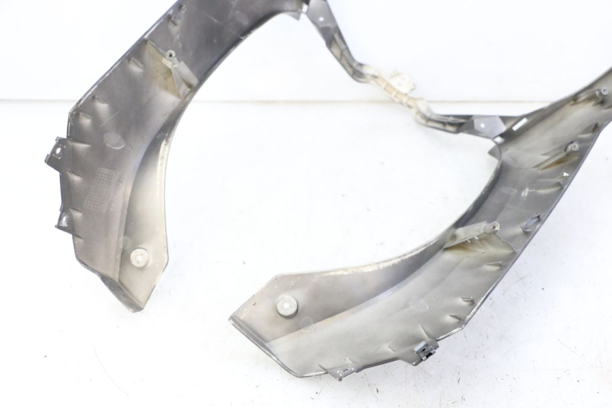 photo de SCUDO CARENA ANTERIORE JM MOTORS EVOLIS 4T 50 (2018 - 2022) - Focus sulla struttura