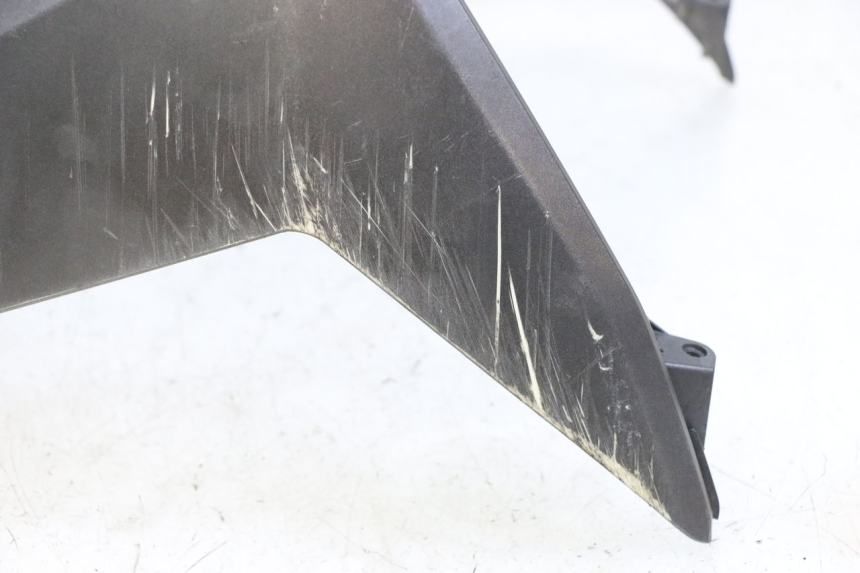 photo de SCUDO CARENA ANTERIORE JM MOTORS EVOLIS 4T 50 (2018 - 2022) - Dettagli dei punti di fissaggio