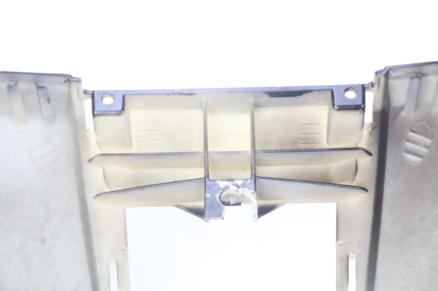 photo de FACCIATA ANTERIORE PIAGGIO FLY 125 (2005 - 2012) - Dettagli dei punti di fissaggio