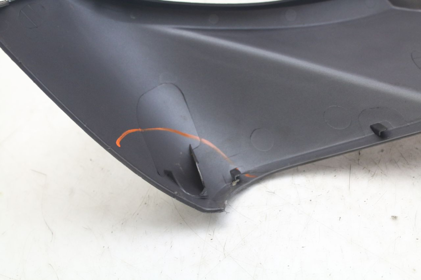 photo de SCUDO CARENA ANTERIORE PEUGEOT GEOPOLIS RS 125 (2007 - 2009) - Zoom sullo stato d'uso