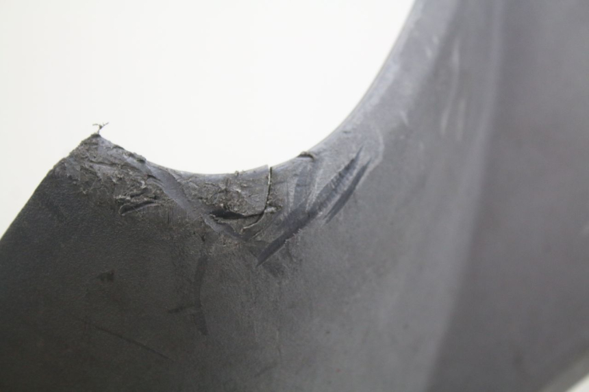 photo de SCUDO CARENA ANTERIORE PEUGEOT GEOPOLIS RS 125 (2007 - 2009) - Dettagli dei punti di fissaggio