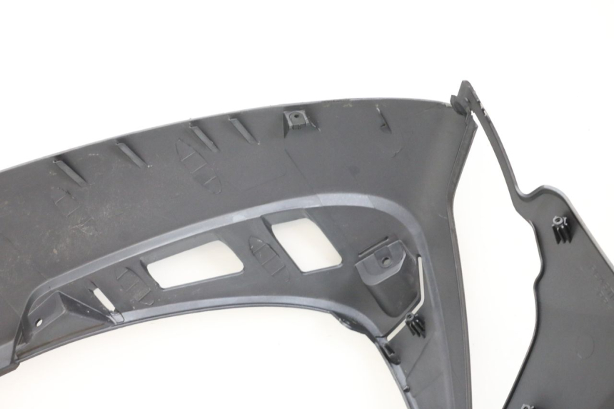 photo de SCUDO CARENA ANTERIORE PEUGEOT GEOPOLIS RS 125 (2007 - 2009) - Stato della superficie e materiale