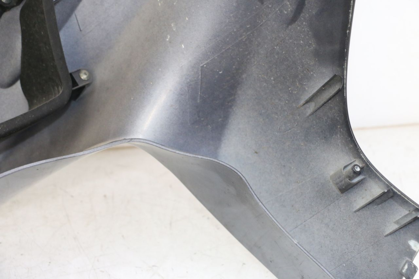 photo de SCUDO CARENA ANTERIORE KYMCO GRAND DINK 125 (2008 - 2014) - Primo piano ad alta risoluzione