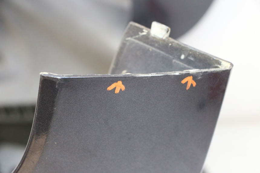 photo de SCUDO CARENA ANTERIORE KYMCO GRAND DINK 125 (2008 - 2014) - Zoom sullo stato d'uso