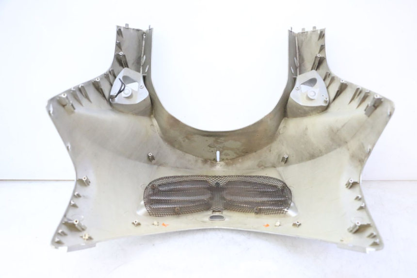 photo de SCUDO CARENA ANTERIORE KYMCO GRAND DINK 125 (2002 - 2007) - Dettaglio del componente