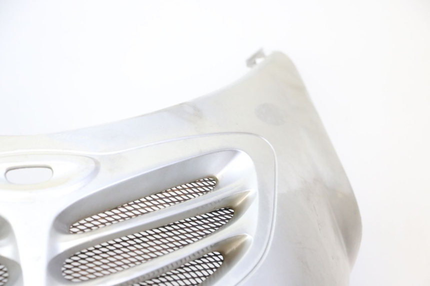 photo de SCUDO CARENA ANTERIORE KYMCO GRAND DINK 125 (2002 - 2007) - Primo piano tecnico