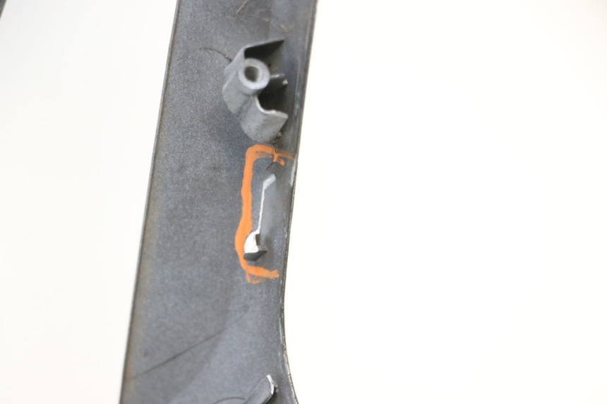 photo de SCUDO CARENA ANTERIORE SYM GTS EVO 125 (2009 - 2013) - Primo piano ad alta risoluzione