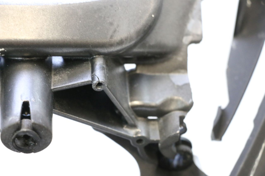 photo de SCUDO CARENA ANTERIORE SYM GTS EVO 125 (2009 - 2013) - Zoom sullo stato d'uso