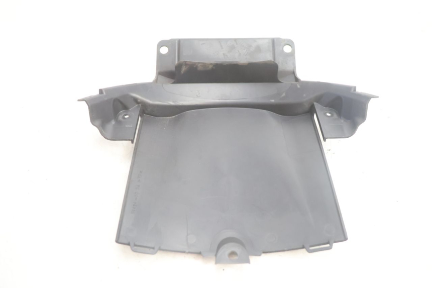 photo de CARENA ANTERIORE INFERIORE SUZUKI BURGMAN EXECUTIVE ABS 650 (2006 - 2012) - Zoom sullo stato d'uso