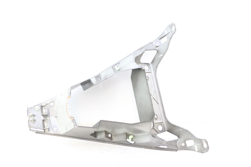 photo de PARAURTI ANTERIORE INFERIORE PEUGEOT CITYSTAR 2T 50 (2018 - 2021) - Primo piano tecnico