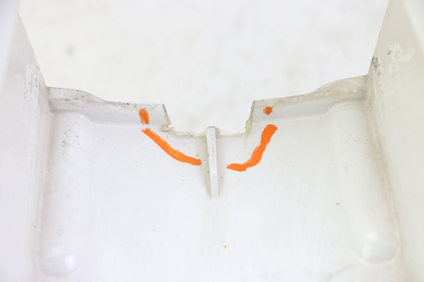 photo de PARAURTI ANTERIORE INFERIORE PEUGEOT CITYSTAR 50 (2013 - 2017) - Zoom sullo stato d'uso