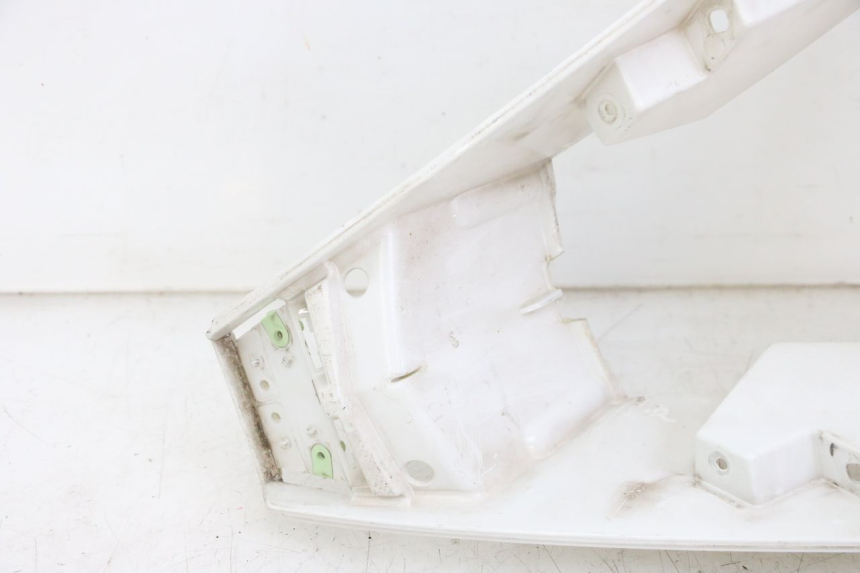 photo de PARAURTI ANTERIORE INFERIORE PEUGEOT CITYSTAR 50 (2013 - 2017) - Marcature e riferimenti originali