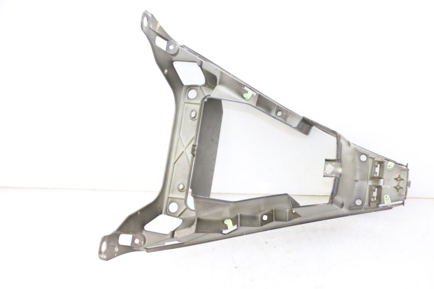 photo de PARAURTI ANTERIORE INFERIORE PEUGEOT CITYSTAR 50 (2013 - 2017) - Dettaglio del componente