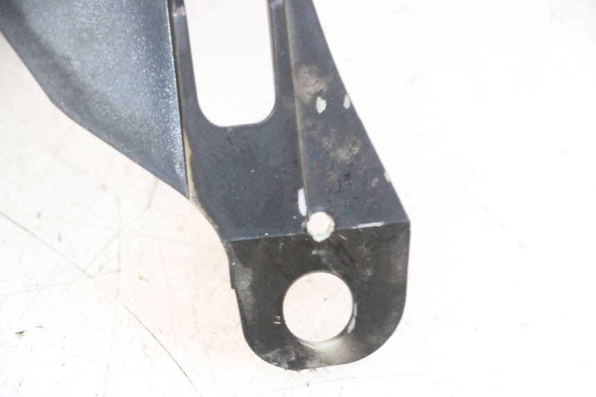 photo de PARAURTI ANTERIORE INFERIORE PEUGEOT CITYSTAR 50 (2013 - 2017) - Zoom sullo stato d'uso