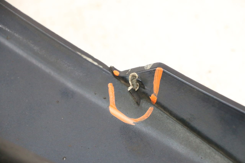 photo de CARENA ANTERIORE INFERIORE PIAGGIO MP3 LT 300 (2010 - 2016) - Caratteristiche distintive