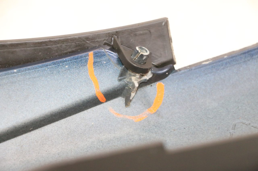 photo de CARENA ANTERIORE INFERIORE PIAGGIO MP3 RL 250 (2006 - 2010) - Marcature e riferimenti originali