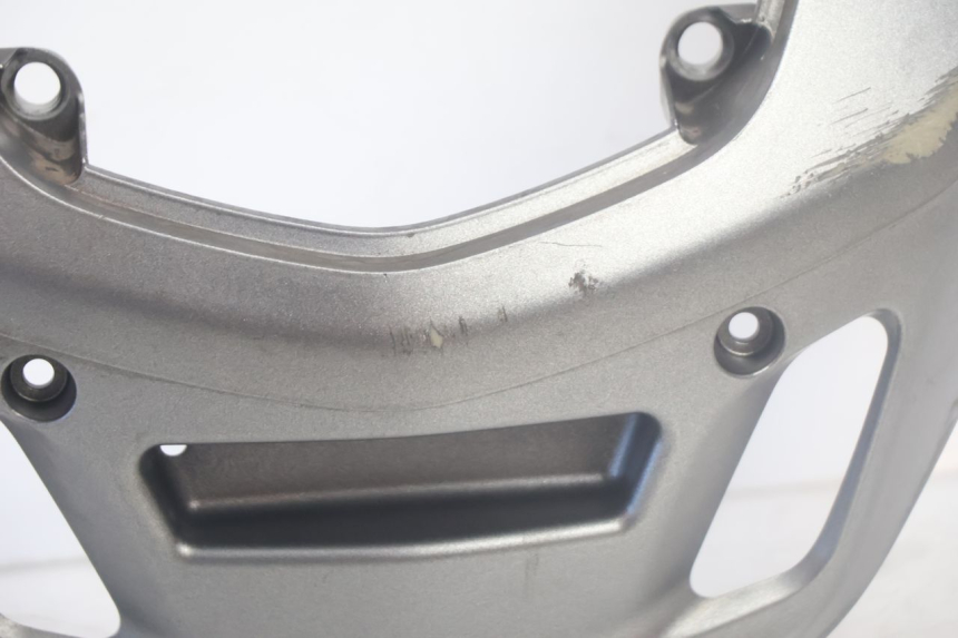 photo de CARENA ANTERIORE INFERIORE PIAGGIO MP3 500 (2016 - 2018) - Zoom sullo stato d'uso