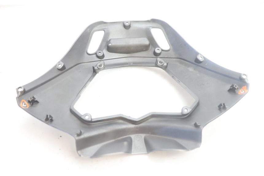 photo de CARENA ANTERIORE INFERIORE PIAGGIO MP3 500 (2016 - 2018) - Ricambio usato controllato