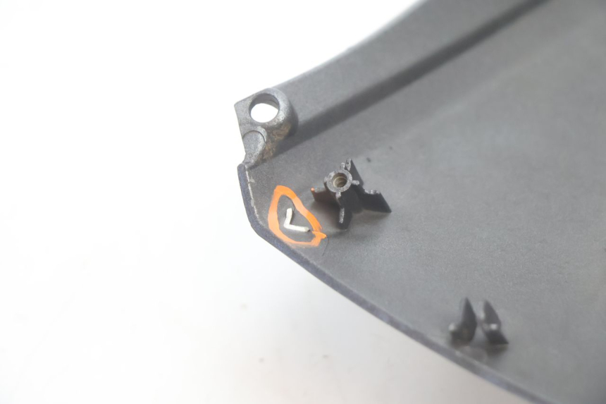 photo de CARENA ANTERIORE INFERIORE PIAGGIO MP3 500 (2016 - 2018) - Marcature e riferimenti originali