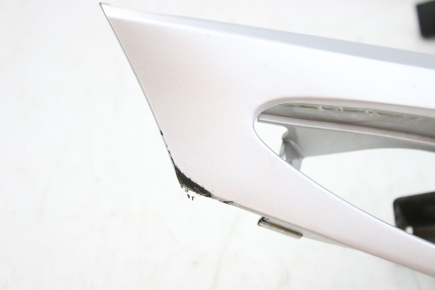 photo de PARAURTI ANTERIORE INFERIORE SUZUKI UH BURGMAN 125 (2002 - 2006) - Primo piano tecnico