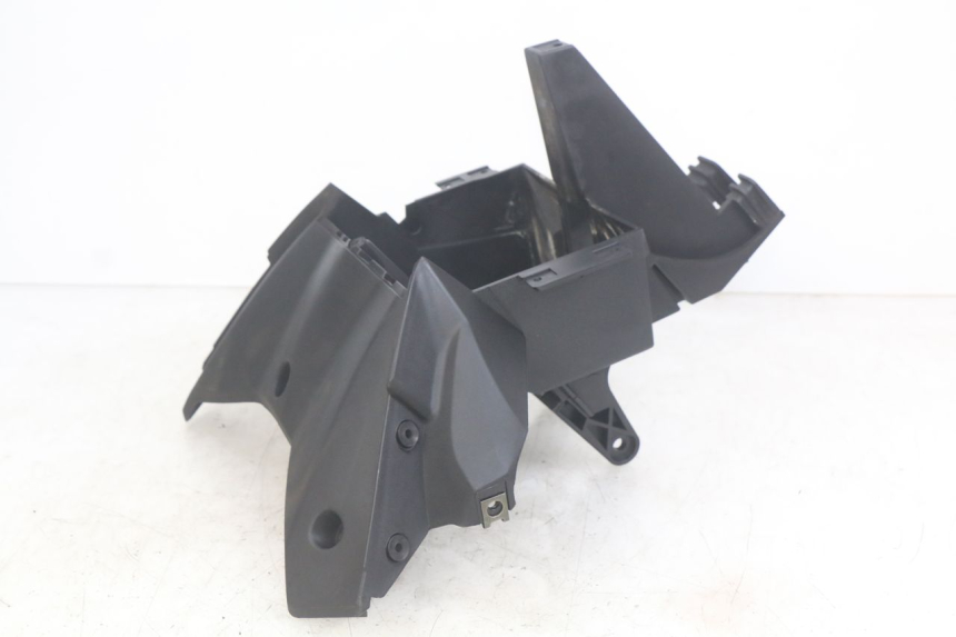 photo de FACCIATA ANTERIORE INTERNA NECO ALEXONE 125 (2017 - 2024) - Primo piano tecnico