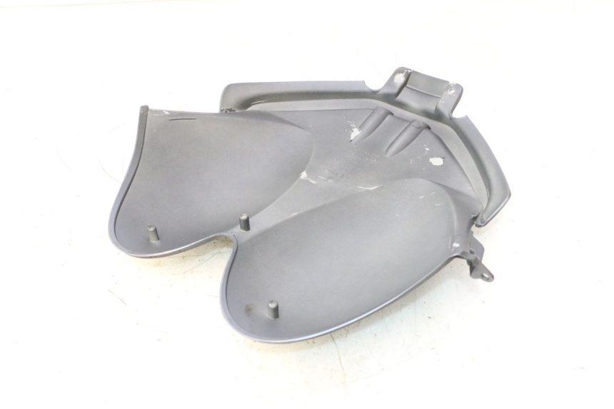 photo de CARENA ANTERIORE INTERNA APRILIA ATLANTIC S 125 (2010 - 2013) - Primo piano tecnico