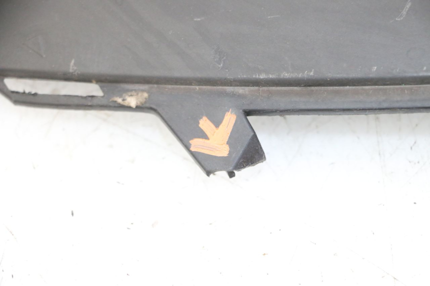 photo de CARENA ANTERIORE INTERNA GILERA NEXUS 300 (2008 - 2013) - Zoom sullo stato d'uso