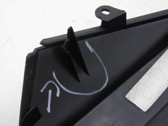 photo de FACCIATA ANTERIORE INTERNA KYMCO XCITING RI ABS 500 (2010) - Dettagli dei punti di fissaggio