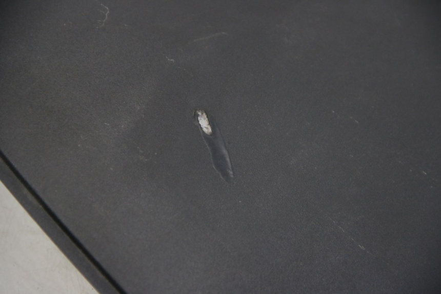 photo de FACCIATA ANTERIORE INTERNA PIAGGIO MP3 125 (2006 - 2014) - Stato della superficie e materiale