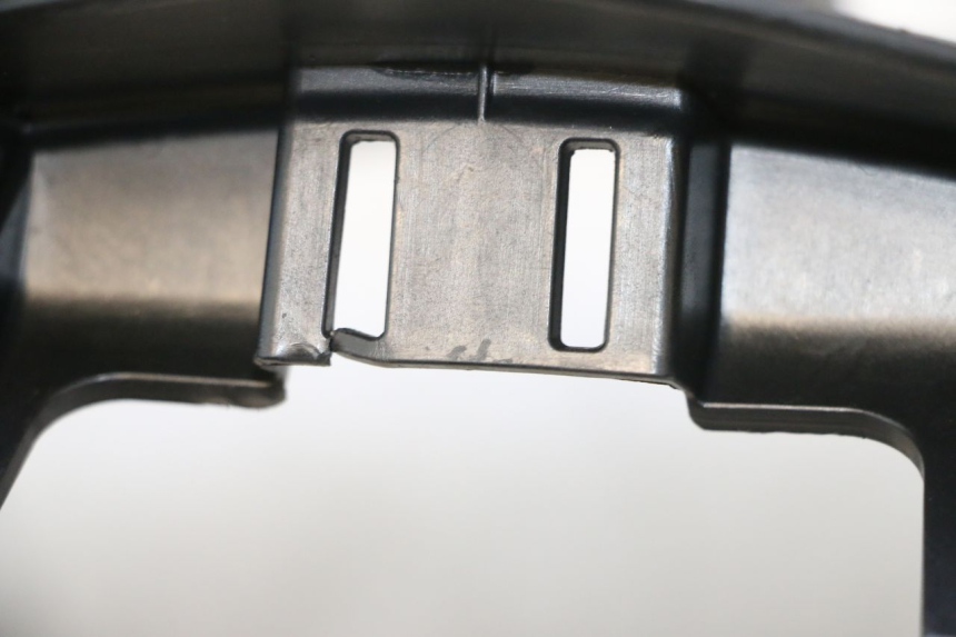 photo de CARENA ANTERIORE INTERNA PIAGGIO MP3 500 (2016 - 2018) - Dettaglio del componente