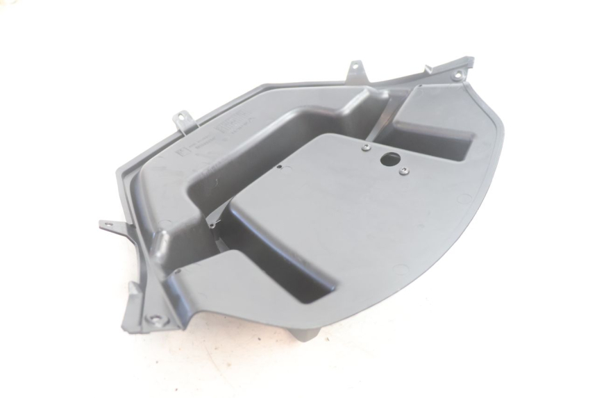 photo de CARENA ANTERIORE INTERNA PIAGGIO MP3 500 (2011 - 2015) - Stato della superficie e materiale