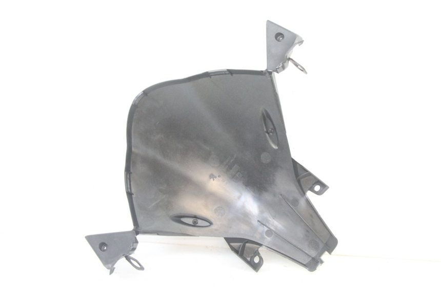 photo de CARENA ANTERIORE INTERNA PEUGEOT SATELIS 125 (2013 - 2018) - Dettagli dei punti di fissaggio