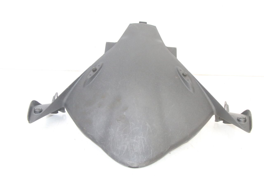 photo de CARENA ANTERIORE INTERNA PEUGEOT SATELIS 125 (2013 - 2018) - Primo piano tecnico