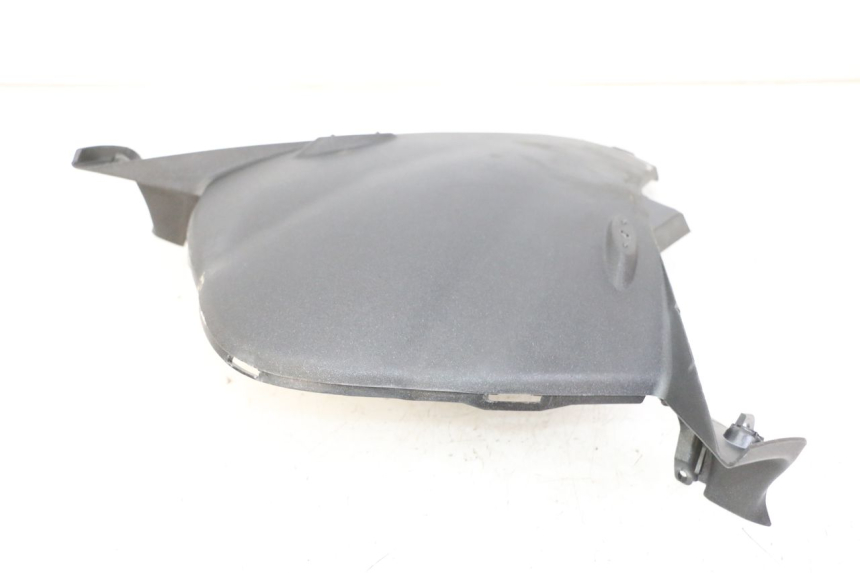 photo de CARENA ANTERIORE INTERNA PEUGEOT SATELIS 125 (2013 - 2018) - Zoom sullo stato d'uso