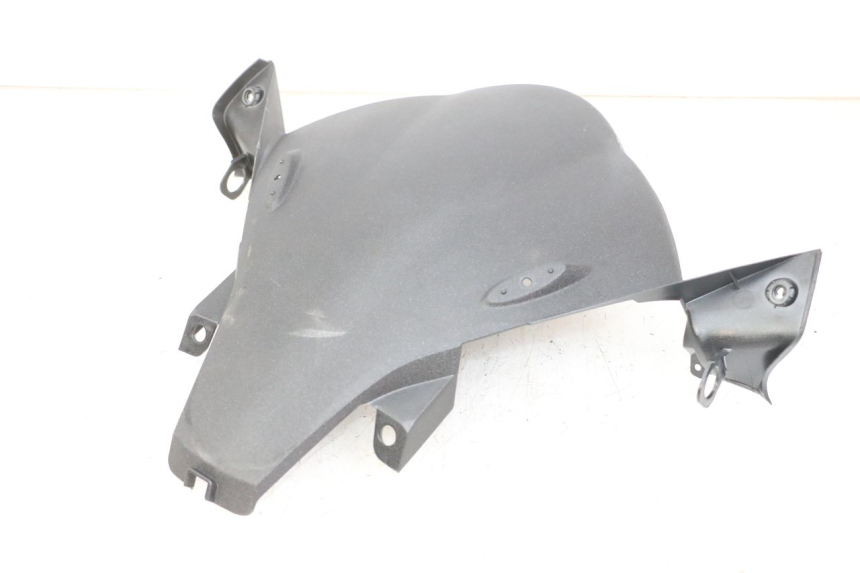 photo de CARENA ANTERIORE INTERNA PEUGEOT SATELIS 125 (2013 - 2018) - Primo piano tecnico