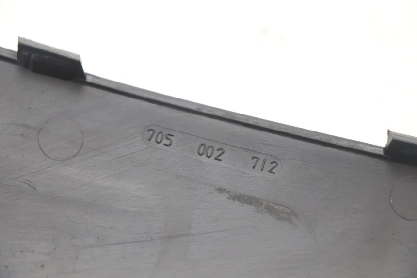 photo de CARENA ANTERIORE INTERNA CAN-AM SPYDER RS 1000 (2008 - 2012) - Stato della superficie e materiale
