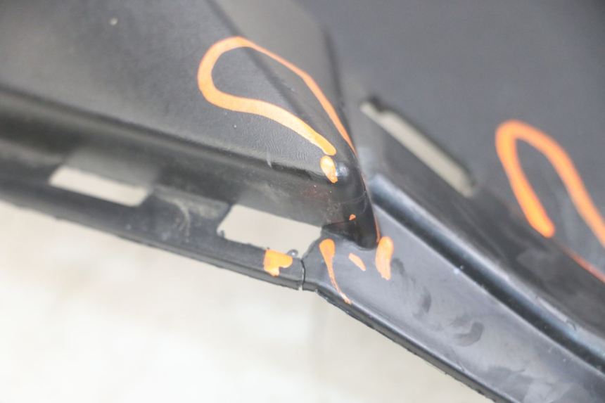 photo de FACCIATA ANTERIORE INTERNA YAMAHA XMAX X-MAX ABS 125 (2017 - 2020) - Dettagli dei punti di fissaggio