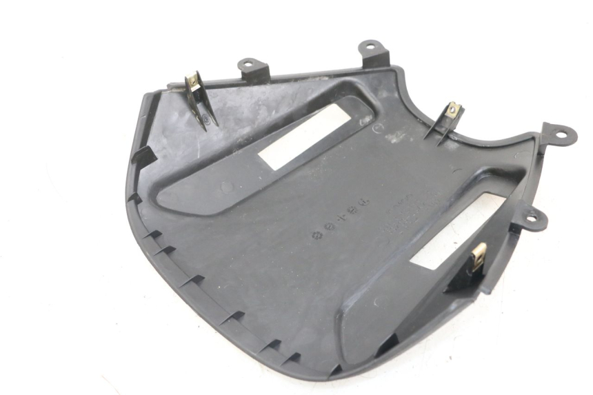 photo de CARENA ANTERIORE INTERNA KYMCO XCITING 250 (2006 - 2009) - Zoom sullo stato d'uso